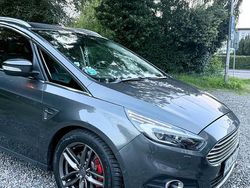 Grau Gebraucht 2016 Ford S-MAX S Van / Kleinbus | 15.000 € (Teuer)