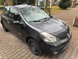 Grau Gebraucht 2006 Renault Clio III Kleinwagen | 1.950 €