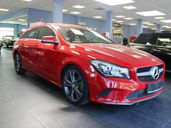 Rot Gebraucht 2017 Mercedes CLA200 Urban Kombi | 17.980 € (Fairer Preis)