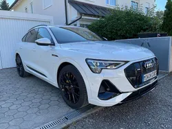 Weiß Gebraucht 2022 Audi e-tron Sportback S-Line SUV | 36.999 € (Fairer Preis)