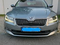 Grau Gebraucht 2016 Skoda Superb Kombi | 13.500 € (Fairer Preis)