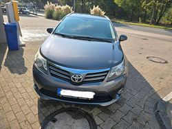 Grau Gebraucht 2012 Toyota Avensis Kombi | 7.300 € (Fairer Preis)