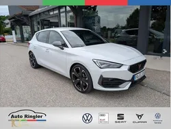 Weiss Gebraucht 2025 Cupra Leon VZ Limousine | 38.980 € (Guter Preis)