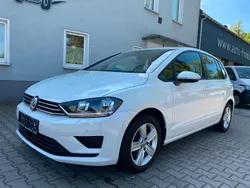 Weiß Gebraucht 2015 VW Golf Sportsvan Comfortline Van / Kleinbus | 11.680 € (Fairer Preis)
