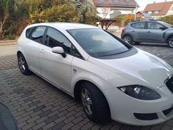 Weiß Gebraucht 2009 Seat Leon Style Limousine | 5.500 € (Etwas zu teuer)