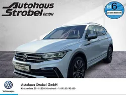 Oryxweiß perlmutteffekt Gebraucht 2022 VW Tiguan Allspace R-line SUV | 46.990 €
