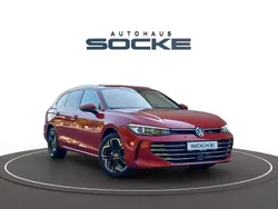 Chilirot metallic Gebraucht 2024 VW Passat Elegance Kombi | 49.985 €