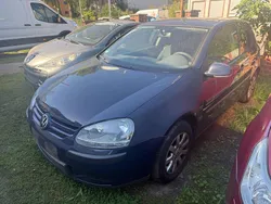 Blau Gebraucht 2005 VW Golf V Kleinwagen | 990 € (Guter Preis)