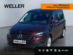 Rot Gebraucht 2022 Mercedes T180 Van / Kleinbus | 26.990 € (Fairer Preis)