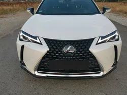 Weiß Gebraucht 2022 Lexus UX 250h SUV | 27.700 € (Guter Preis)