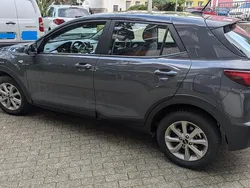 Grau Gebraucht 2022 Kia Stonic SUV | 15.200 € (Guter Preis)