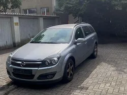 Grau Gebraucht 2005 Opel Astra Kombi | 1.000 € (Guter Preis)