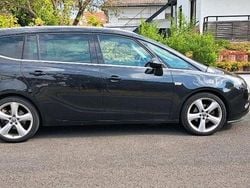 Schwarz Gebraucht 2011 Opel Zafira Tourer Van / Kleinbus | 7.500 € (Fairer Preis)