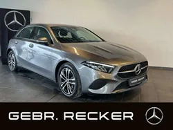 lack mountaingrau Gebraucht 2024 Mercedes A200 Progressive Limousine | 28.950 € (Fairer Preis)