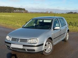 Silber Gebraucht 2002 VW Golf IV Kleinwagen | 2.450 € (Guter Preis)