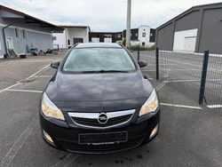 Schwarz Gebraucht 2011 Opel Astra Design Edition Kombi | 2.990 € (Teuer)