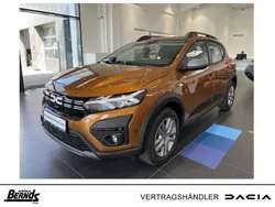 Taklamakanorange metallic Gebraucht 2023 Dacia Sandero Expression Kleinwagen | 14.750 € (Fairer Preis)