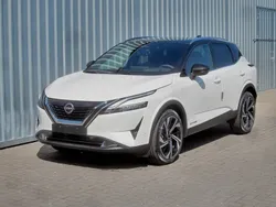 Pearl white met. / dach schwar Gebraucht 2024 Nissan Qashqai Tekna+ SUV | 27.990 €