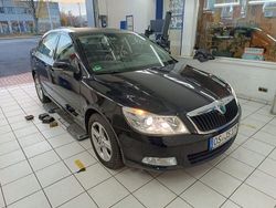 Schwarz Gebraucht 2012 Skoda Octavia Limousine | 4.500 € (Guter Preis)