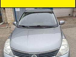 Grau Gebraucht 2009 Nissan Tiida S Limousine | 3.999 € (Fairer Preis)