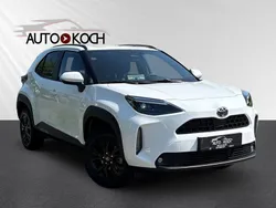 Weiß Gebraucht 2024 Toyota Yaris Cross SUV | 25.840 €