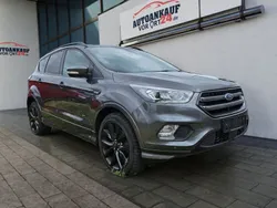 Grau Gebraucht 2018 Ford Kuga ST-Line SUV | 17.980 € (Fairer Preis)