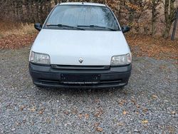 Weiß Gebraucht 1995 Renault Clio Kleinwagen | 3.000 €