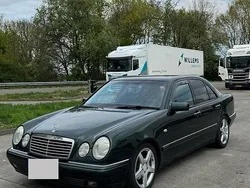 Grün Gebraucht 1999 Mercedes 300 Limousine | 14.500 €