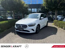 Weiß Gebraucht 2021 Mercedes B250e Van / Kleinbus | 25.680 € (Fairer Preis)