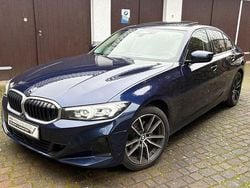 Blau Gebraucht 2023 BMW 320 Performance Limousine | 36.300 € (Guter Preis)