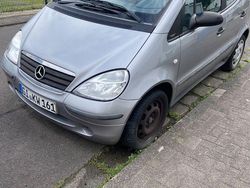 Grau Gebraucht 1999 Mercedes A140 Avantgarde Van / Kleinbus | 1.200 € (Fairer Preis)