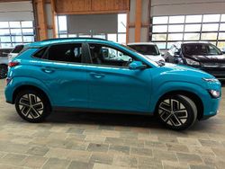 Blau Gebraucht 2022 Hyundai Kona Trend SUV | 16.990 € (Guter Preis)
