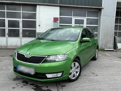 Grün Gebraucht 2016 Skoda Rapid Kombi | 6.900 € (Fairer Preis)