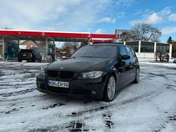 Schwarz Gebraucht 2007 BMW 325 Performance Kombi | 8.750 € (Fairer Preis)