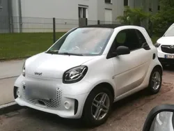 Weiß Gebraucht 2020 Smart ForTwo Electric Drive Kleinwagen | 6.600 € (Fairer Preis)