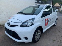 Weiß Gebraucht 2012 Toyota Aygo Kleinwagen | 2.700 € (Guter Preis)