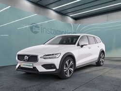 Weiß Gebraucht 2023 Volvo V60 CC Plus Kombi | 45.590 € (Teuer)