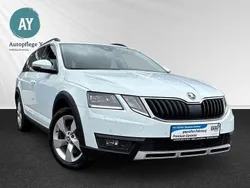 Weiß Gebraucht 2018 Skoda Octavia Scout 4x4 Kombi | 19.950 € (Etwas zu teuer)
