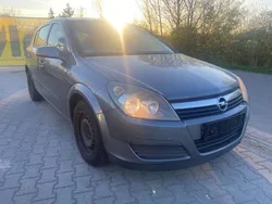 Grau Gebraucht 2006 Opel Astra Catch Me Limousine | 1.790 € (Guter Preis)