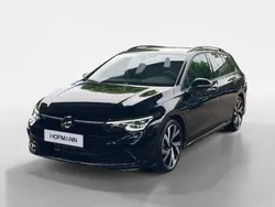 Deep black pearlescent Gebraucht 2024 VW Golf VIII R-line Kombi | 26.624 € (Superpreis)