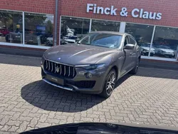 Grau Gebraucht 2018 Maserati Levante SUV | 31.890 € (Superpreis)