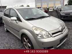 Gold Gebraucht 2005 Toyota Corolla Verso Edition Van / Kleinbus | 2.950 € (Superpreis)