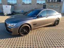 Grau Gebraucht 2013 BMW 750 M Sport Limousine | 19.999 €