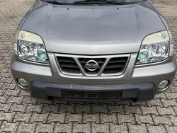 Grau Gebraucht 2003 Nissan X-Trail Comfort SUV | 1.150 € (Superpreis)