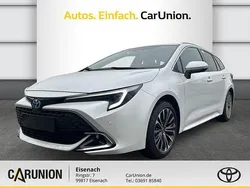 Platinumweiß perleffekt Gebraucht 2024 Toyota Corolla Team | 32.780 € (Etwas zu teuer)