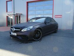 Schwarz metallic Gebraucht 2014 Mercedes E63 AMG AMG Limousine | 70.210 €