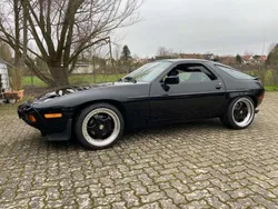 Tiefschwarz Gebraucht 1983 Porsche 928 Coupé | 24.500 €