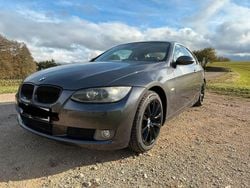 Grau Gebraucht 2008 BMW 330 Coupé | 9.250 € (Fairer Preis)