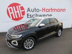 Deep black perleffek (metallic) Gebraucht 2024 VW T-Roc Style SUV | 29.339 € (Guter Preis)