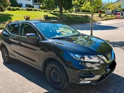 Schwarz Gebraucht 2018 Nissan Qashqai Acenta SUV | 15.250 € (Fairer Preis)